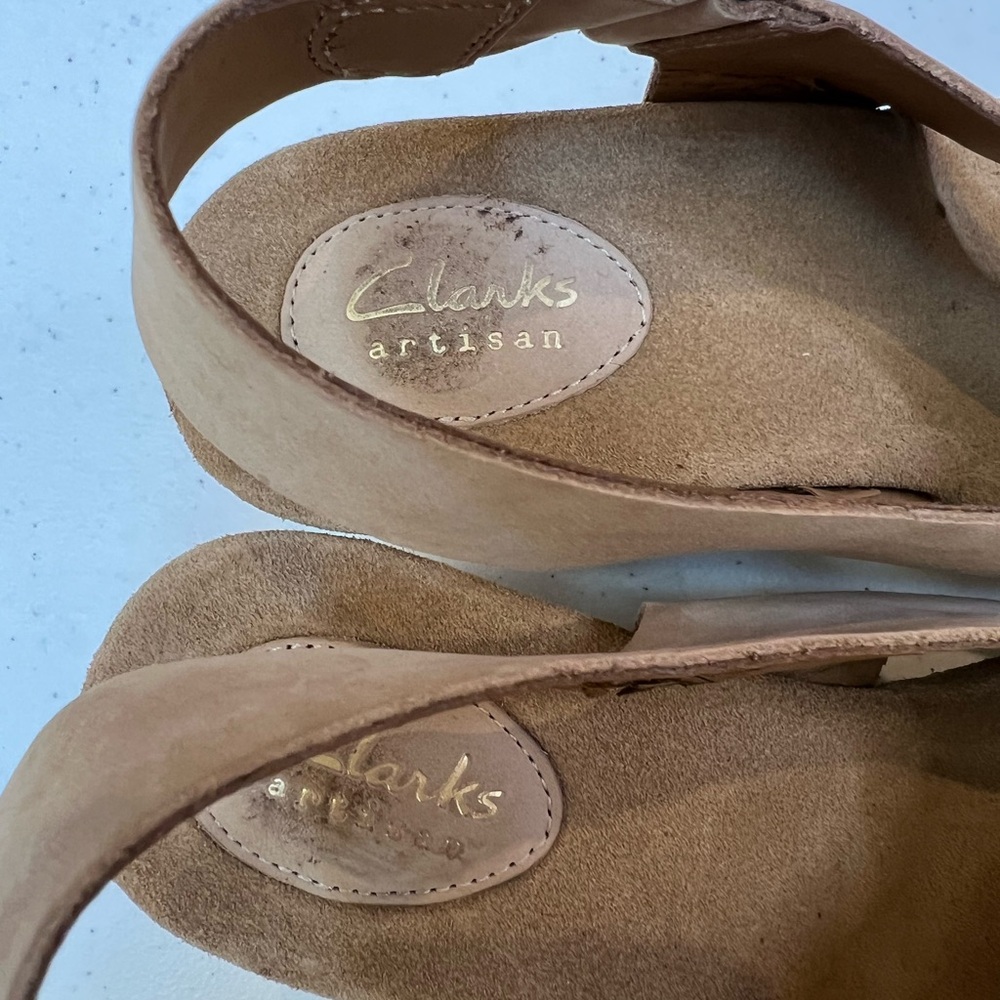 Clarks Collection Women's Beige Suede Ankle Strap Open Toe Wedge Sandals Size 9M - Picture 6 of 8